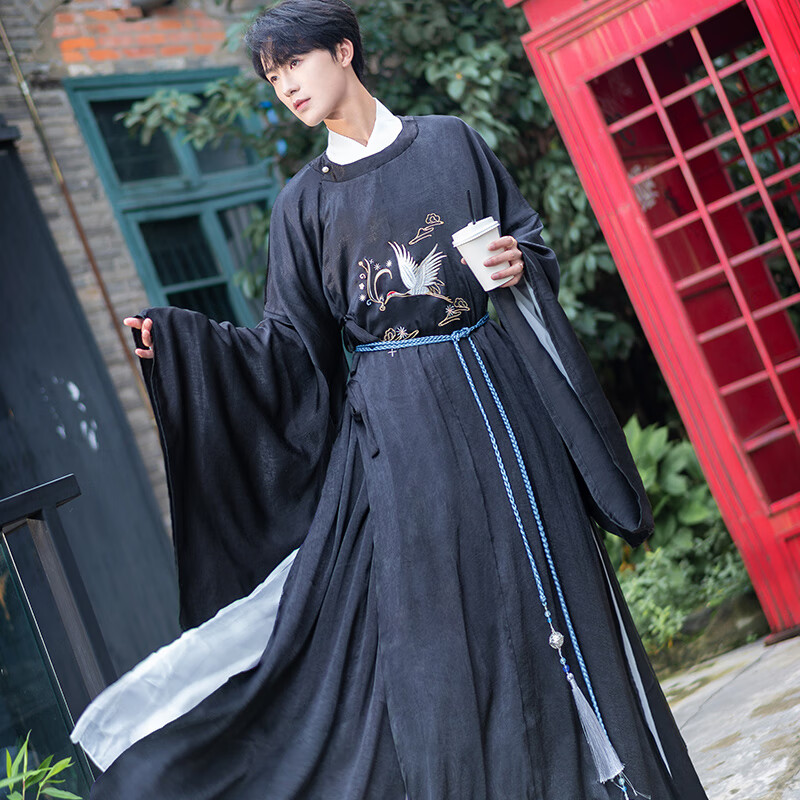 黑色刺绣圆领袍(现货 s