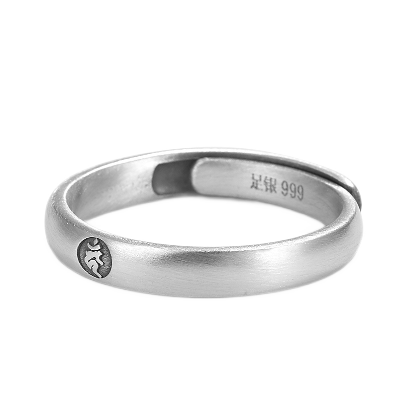 罗泰老银匠解析：如何选择最适合您的银戒指？