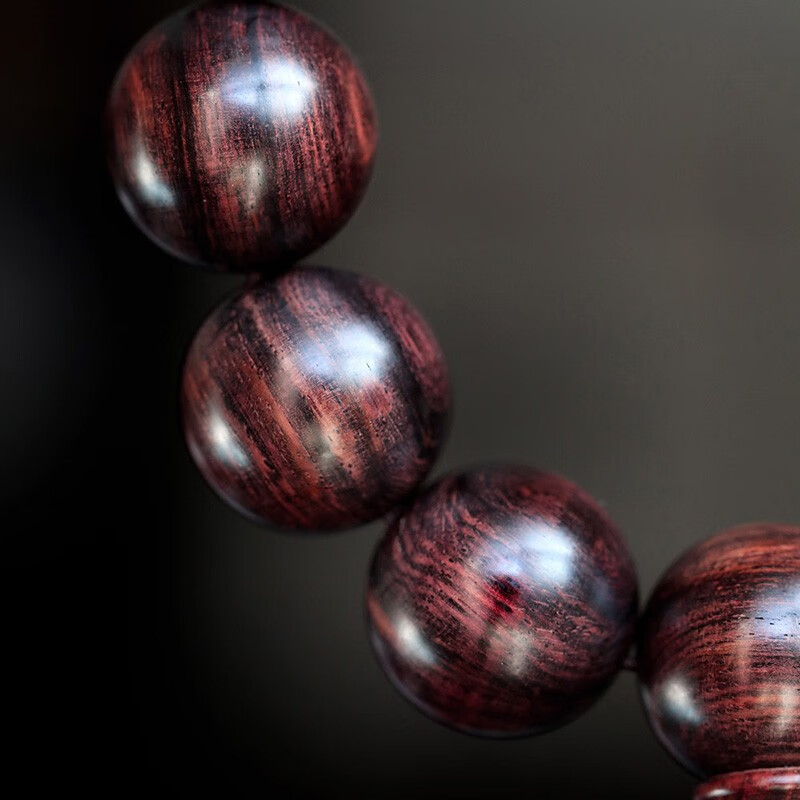 黄花梨手串排行榜前十名出炉:这10款纹理细腻、寓意深厚,绝对值得收藏-图片2