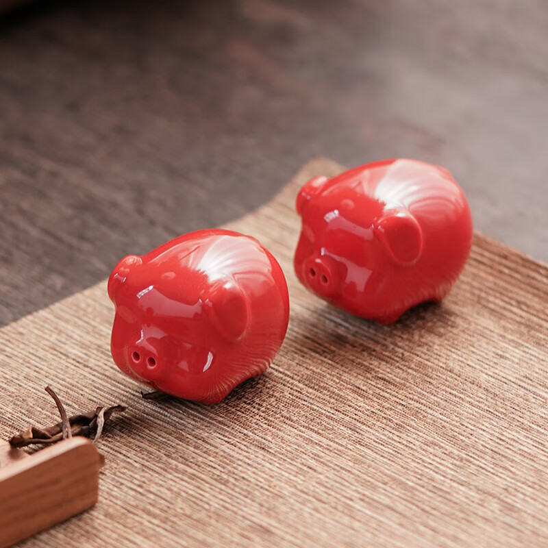 驰诺创意红色可爱小猪茶宠摆件萌宠家居摆件装饰品花盆造景笔搁茶道玩