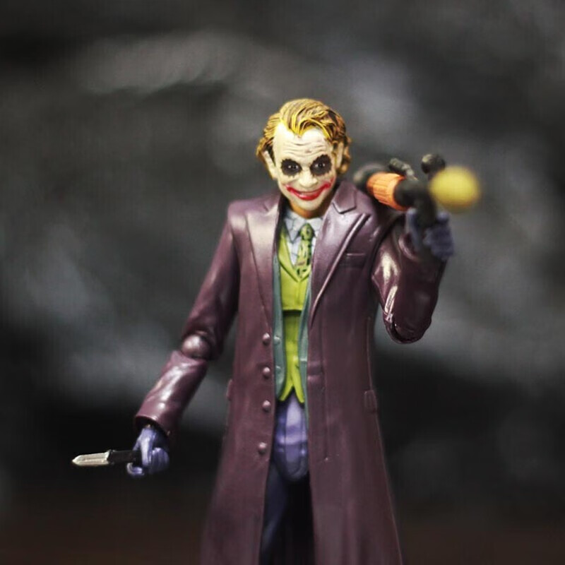 万代(bandai)蝙蝠侠手办dc小丑希斯·莱杰版6寸可动关节人偶模型玩具