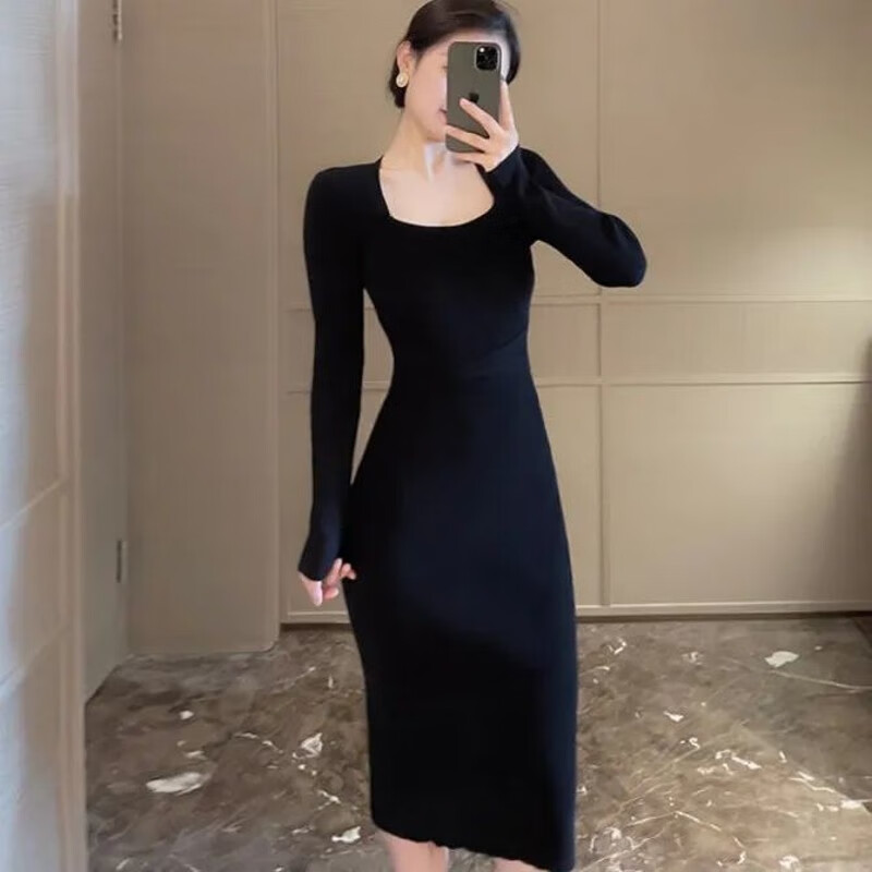 黑色针织连衣裙巴尔曼长裙好看吗（黑色针织连衣裙巴尔曼长裙）-第2张图片-潮百科
