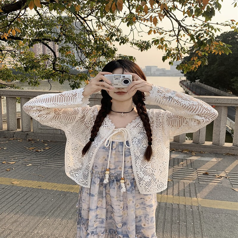 语伊夏天小个子连衣裙度假风甜美油画风碎花吊带镂空 杏色开衫 s