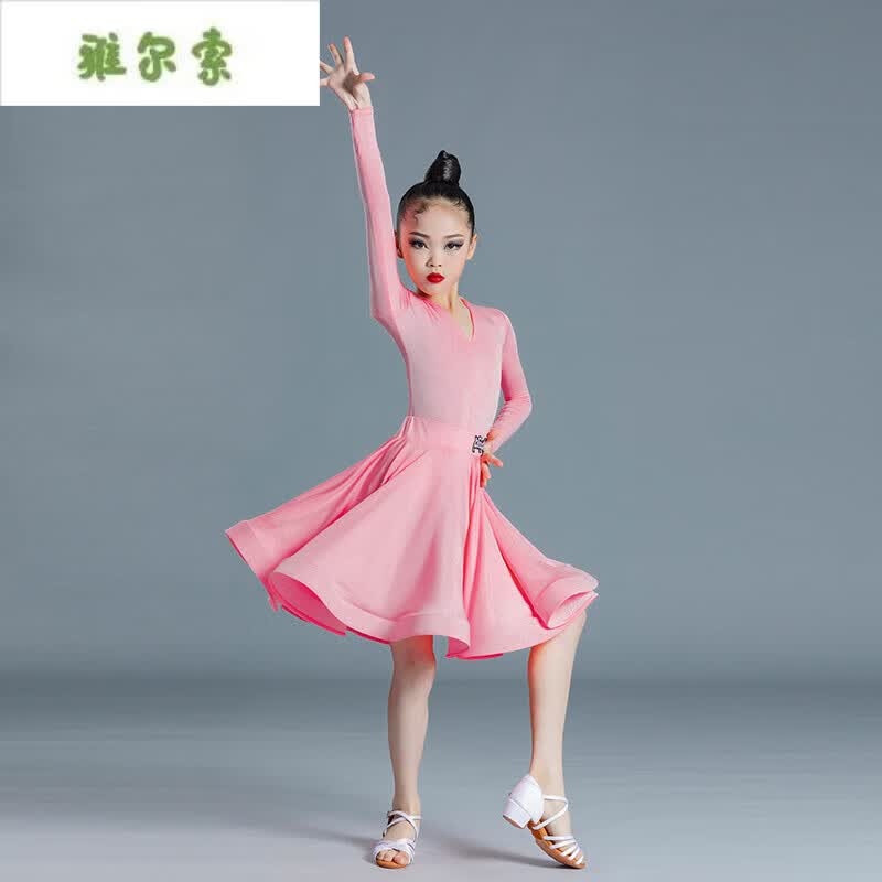 雅尔索拉丁舞比赛服装女童大裙摆儿童蹈服装考级比赛训练服少儿拉丁练功 粉色分体长袖套装 160cm属于什么档次？
