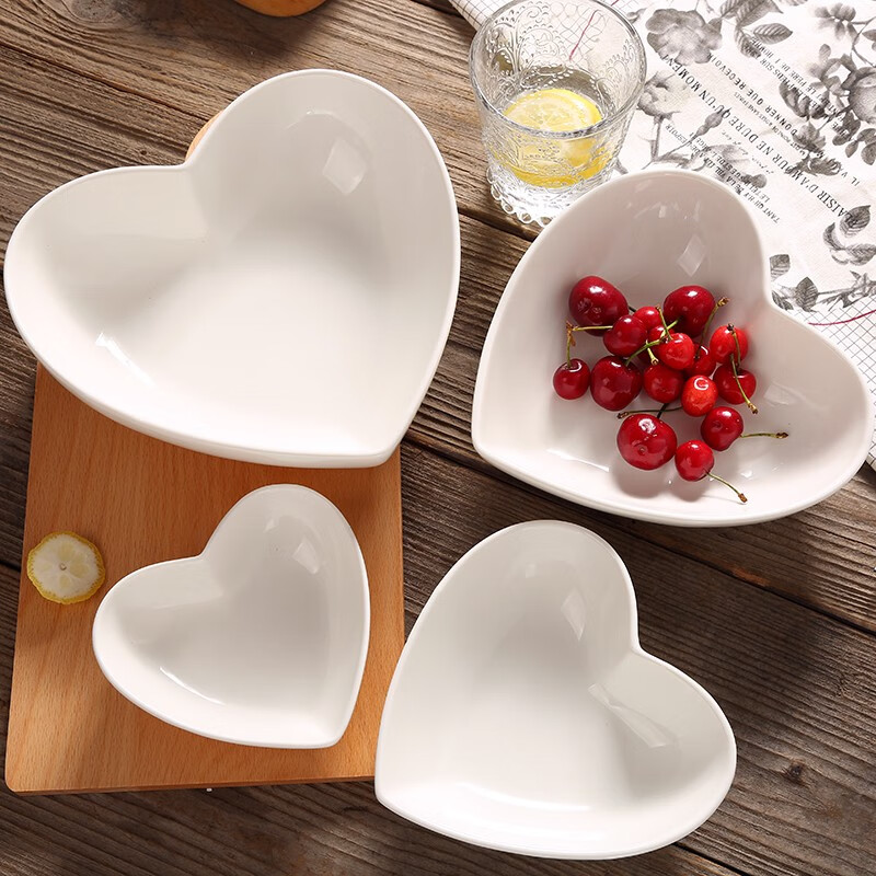 厨谧 创意纯白陶瓷碗欧式情侣心形碗爱心碗碟心形碗西餐盘水果沙拉碗 6英寸桃心碗