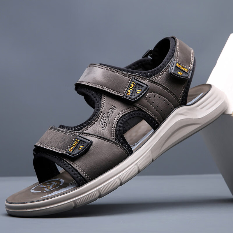 足力健爸妈鞋新款平底皮凉鞋男夏季外穿防水凉拖鞋男士牛皮软底中年