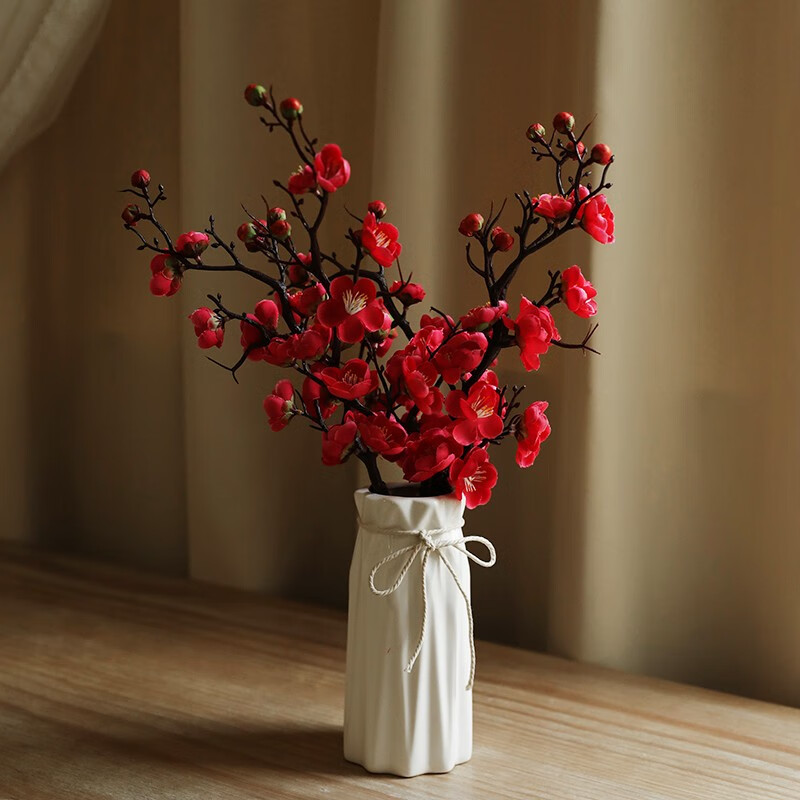 5支玫红色梅花 淑女小号白色花瓶