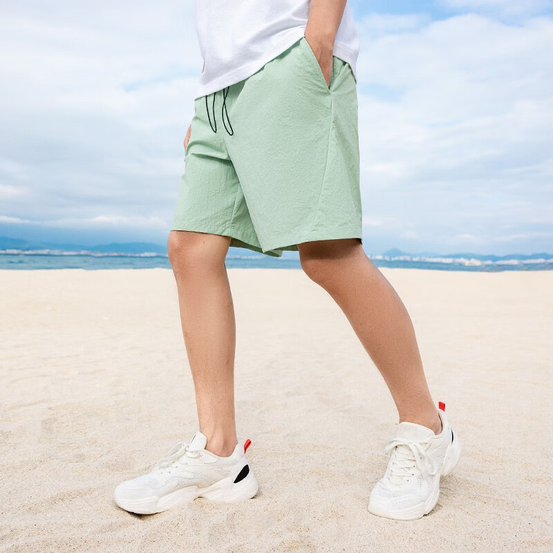 安踏五分裤男短裤2022夏季新款透气梭织沙滩裤运动休闲多色皱感速干裤