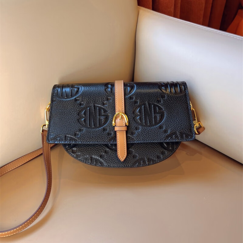 clolv kiss包包女2023新款马鞍包女斜挎真皮感宽肩带头层牛皮小众设计