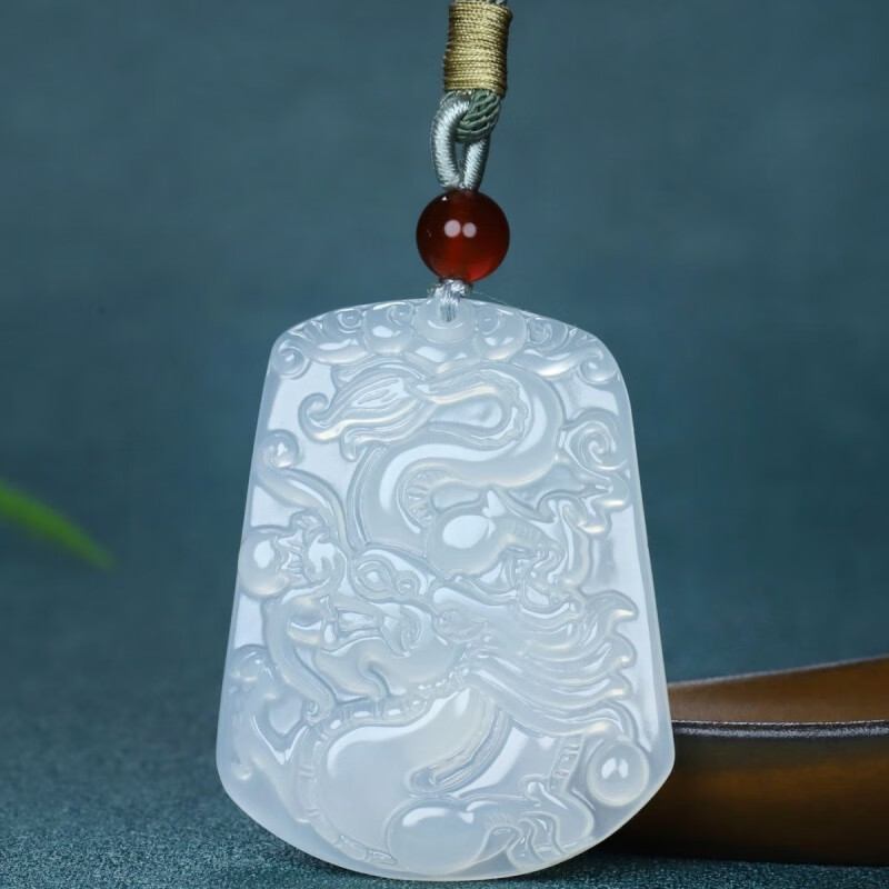 卡古兰 白玉髓龙牌龙头生肖龙白玛瑙龙图腾男女玉石吊坠挂件龙凤玉牌