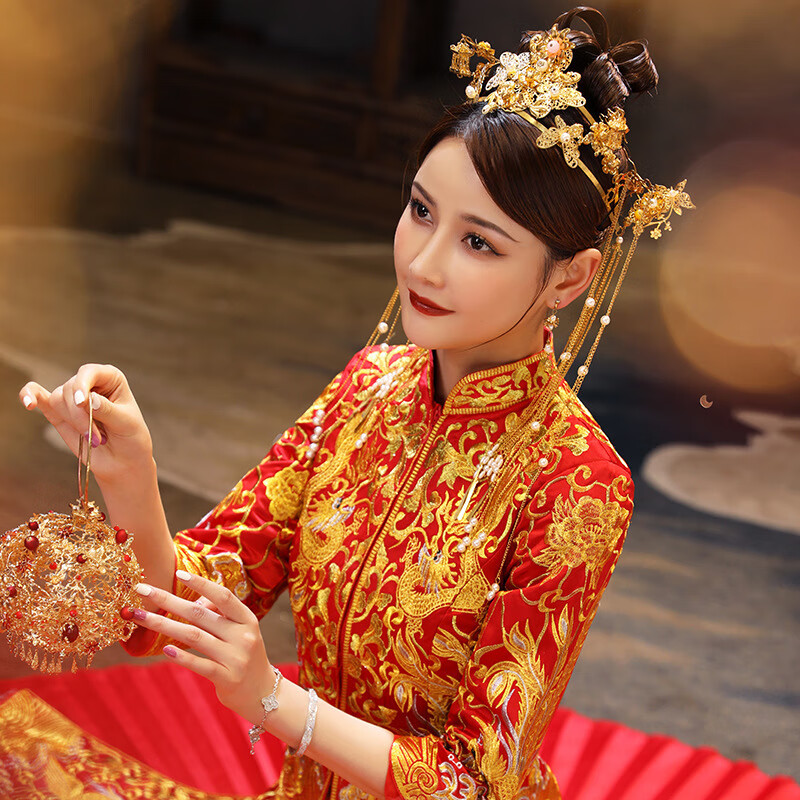 缔晶 秀禾服新娘头饰中式婚礼大气流苏步摇发饰古风凤冠金色皇冠结婚发饰敬酒龙凤褂古典头饰凤冠属于什么档次？