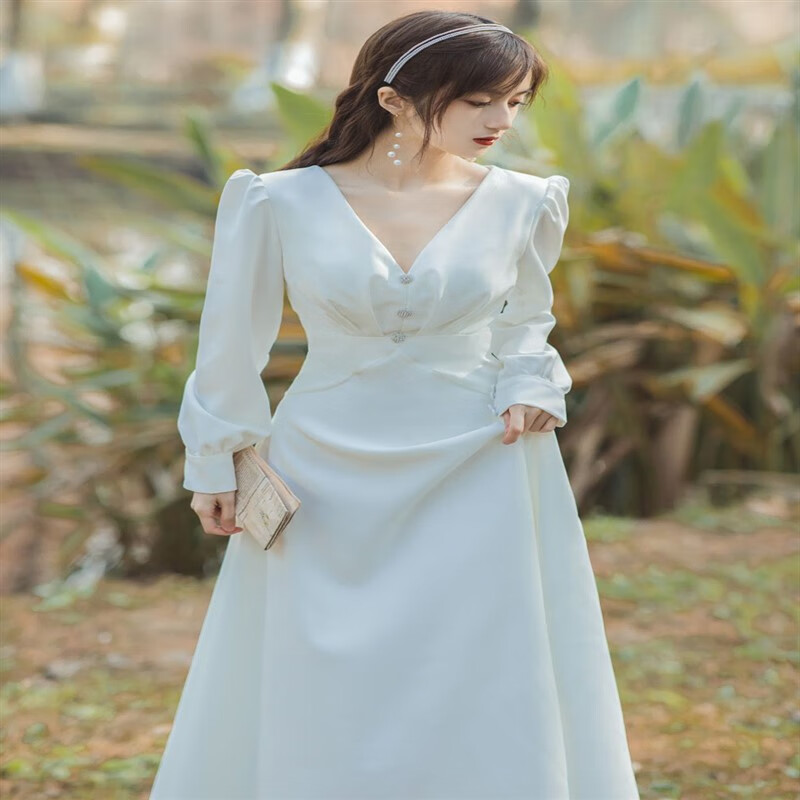 婚纱礼服法式别致独特白色连衣裙女秋季感轻婚纱小礼服领证登记小白裙