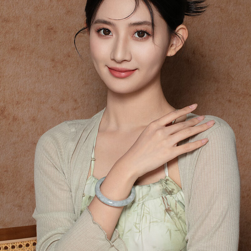 老凤祥翡翠手镯平安镯浅绿玉手镯缅甸糯种手镯送女友老婆七夕情人节礼物 58圈口翡翠手镯