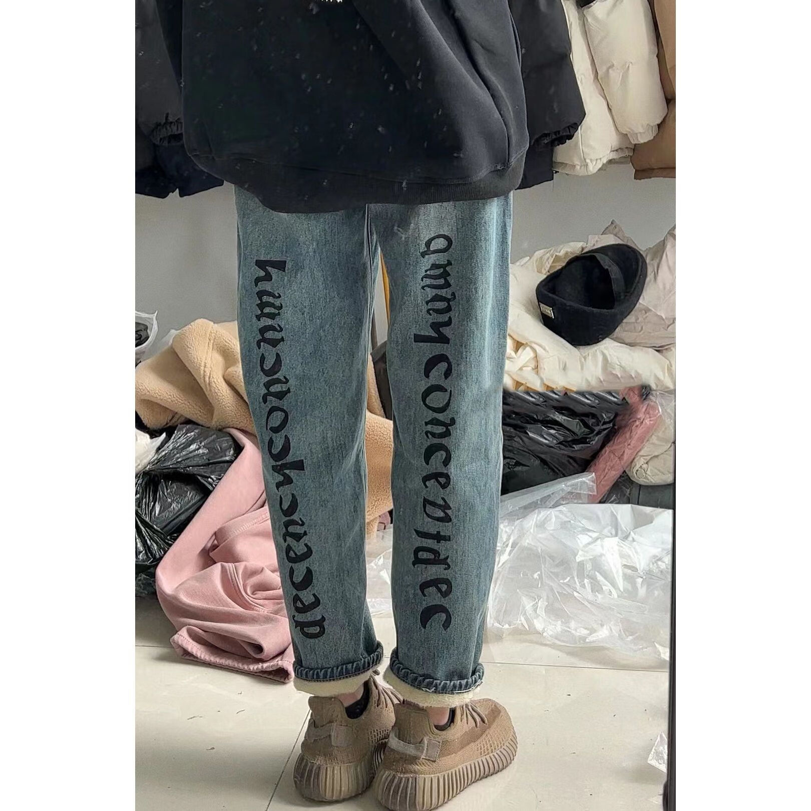 勒足适合女人穿的衣服200斤显瘦牛仔裤秋冬款字母印花牛仔裤女2022