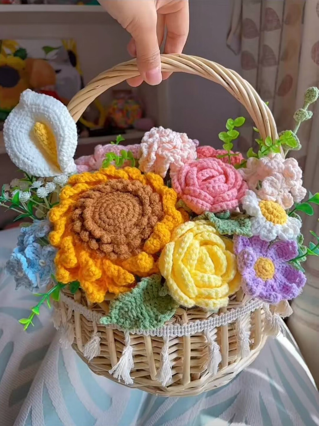 润开临手工y向日葵编织混搭花篮玫瑰铃兰钩织花束创意礼物女友母