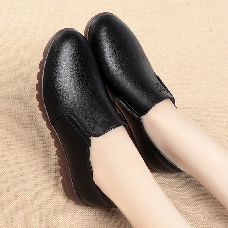 湘花之王(xianghuazhiwang)平底妈妈皮鞋软底舒适中老年女士皮鞋春秋