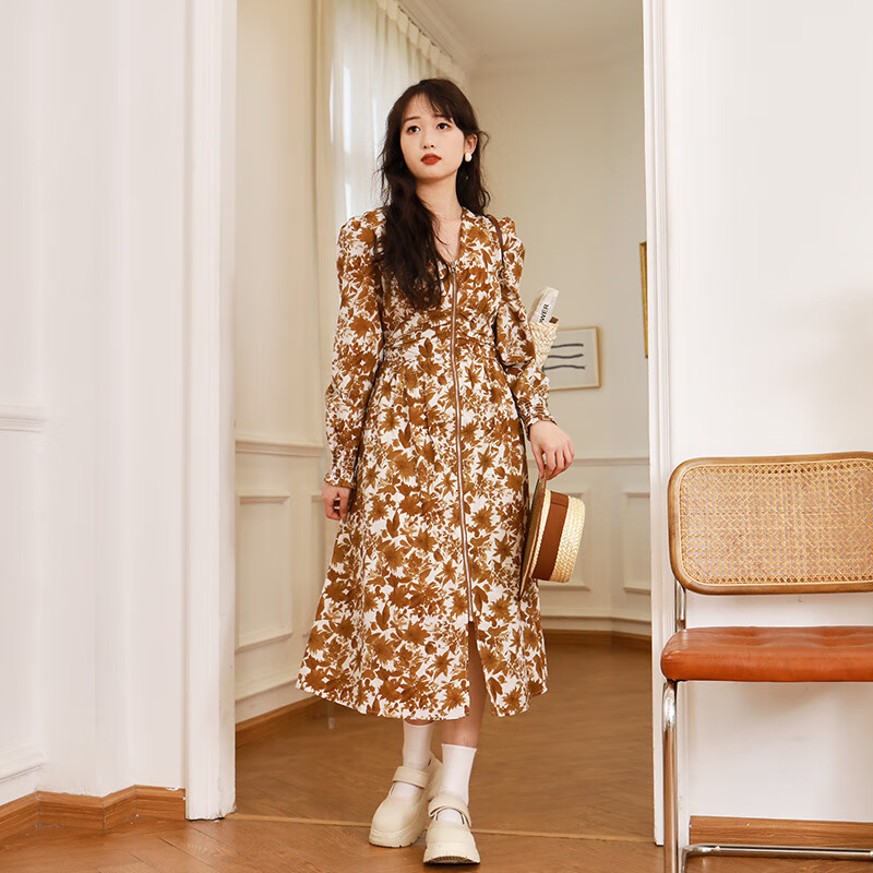 西町村屋连衣裙女2023春季新款法式文艺长裙复古设计感印花连衣裙