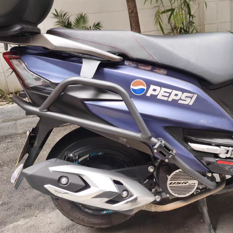 mjadv适用于豪爵usr125保险杠前后防护杠边撑加大改装防滑脚垫配件