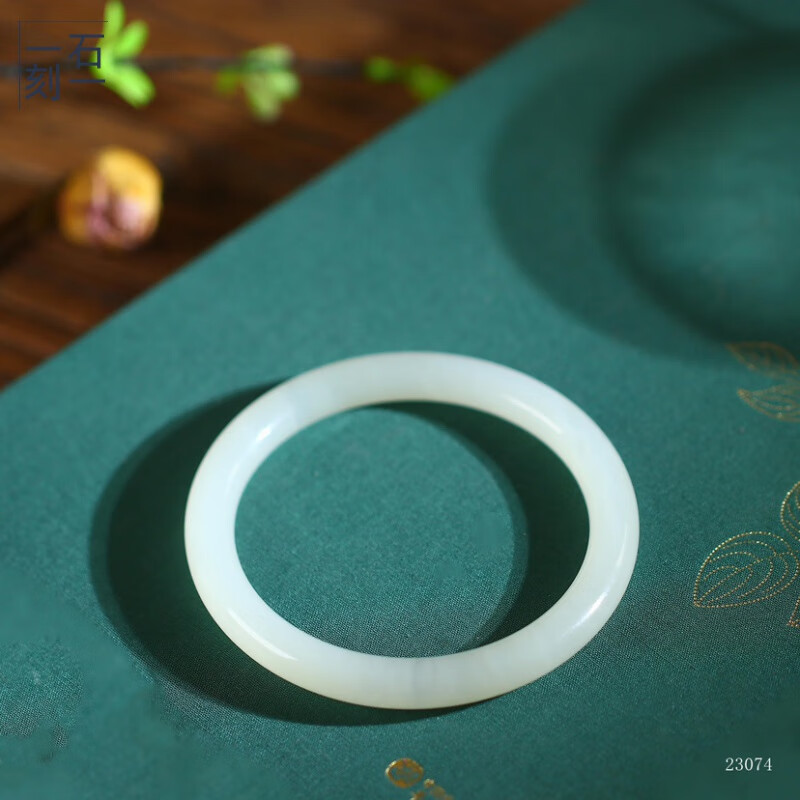 一石一刻新疆和田玉【荔枝冻镯】和田白玉老坑料冰底起荧光手镯