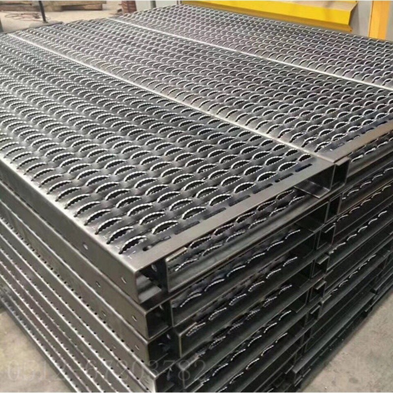 千惠侬定制 【好物推选】家用定制鳄鱼嘴冲孔防滑板楼梯板踏步板非标