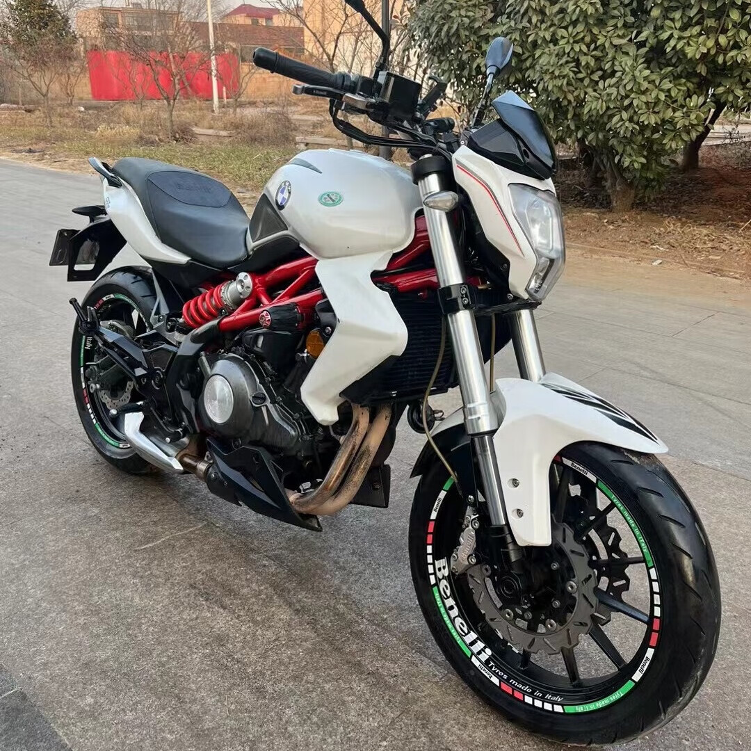 桃路二手贝纳利黄龙300摩托车bn600cc跑车重机双缸电喷水冷公路赛街车