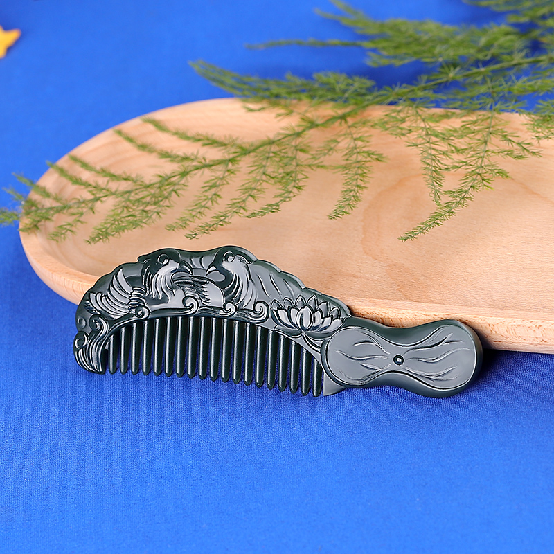 简瑶 新疆和田玉塔青玉一细料梳子手把件一梳百顺按摩保健玉石玉梳