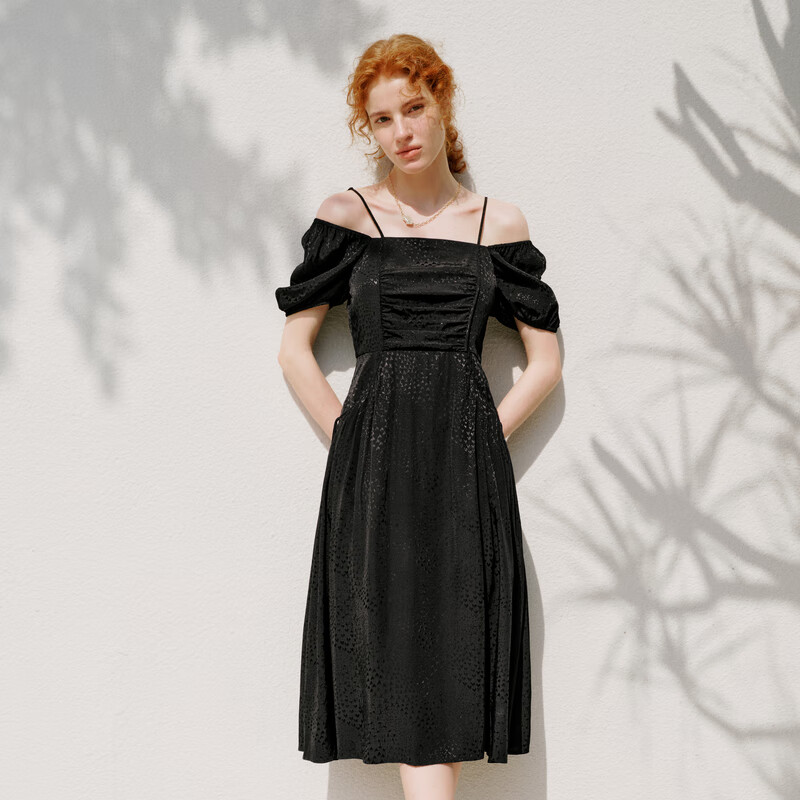 太平鸟女装设计感印花连衣裙女两穿式收腰显瘦小黑裙 黑色 s