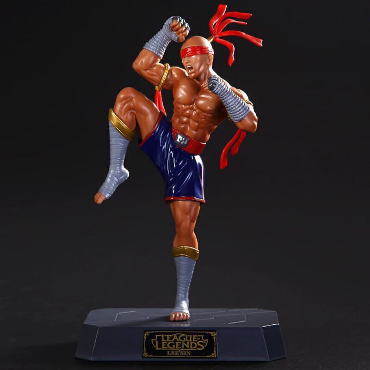 梦不落龙的传人李青游戏周边盲僧至高之拳 模型礼品 至高之拳袋装19cm