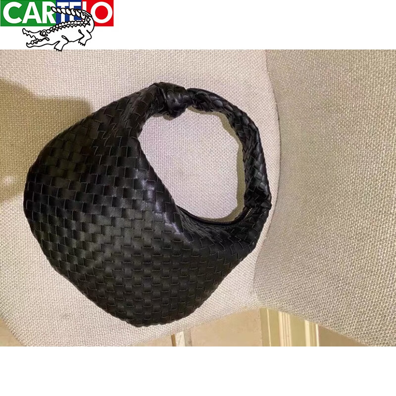 卡帝乐鳄鱼高端新品包包女2023新款时尚手提包云朵包百搭编织包真皮单