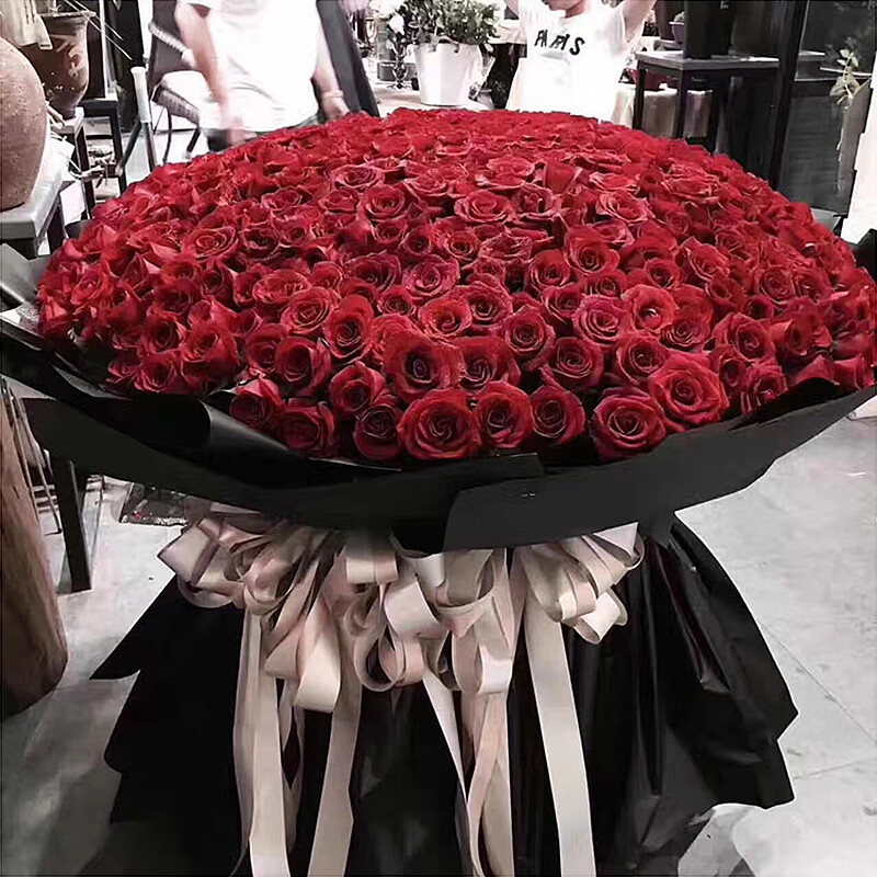 1314朵玫瑰花束图片,最漂亮的红玫瑰花图片 红玫瑰鲜花速递花束365朵520朵999朵1314朵花求婚告白