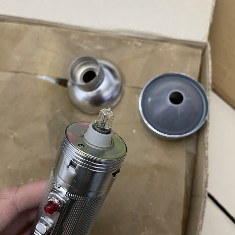 虎头牌手电筒库存老式3节1号电池全新手电家用道具暖光铁皮手电 长头