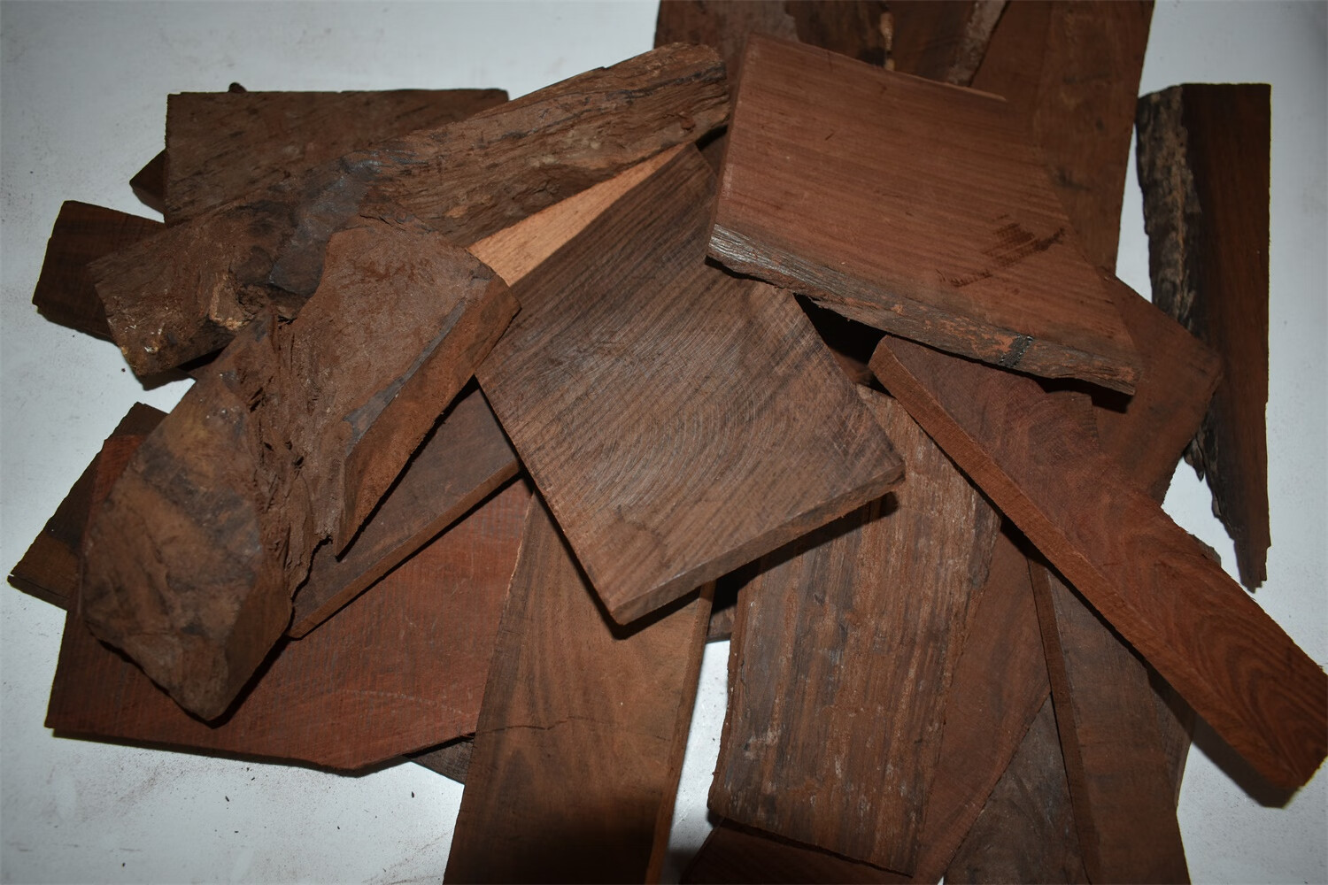 交趾黄檀大红酸枝木料边角料diy料随形下脚料 2斤重约十几块