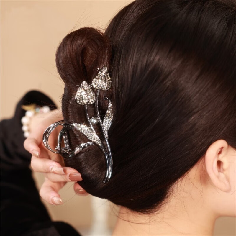 伊黛儿高级感2024新款郁金香抓夹后脑勺盘发发夹超仙鲨鱼夹发卡春夏
