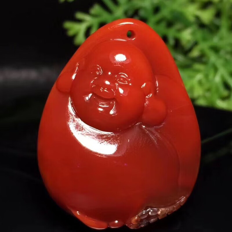 君政川料南红精雕弥勒佛吊坠 佩戴保平安象征友善的爱心和希望 红色
