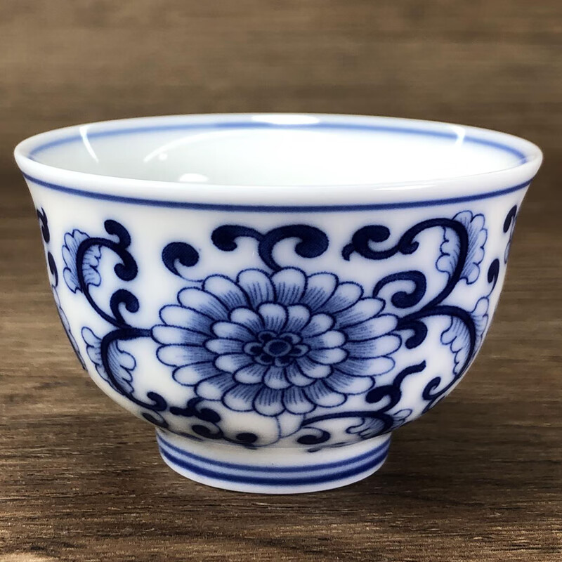 麟酷莲花纹白酒杯景德镇陶瓷中式洋莲烈酒杯单只家用复古风小号一口杯