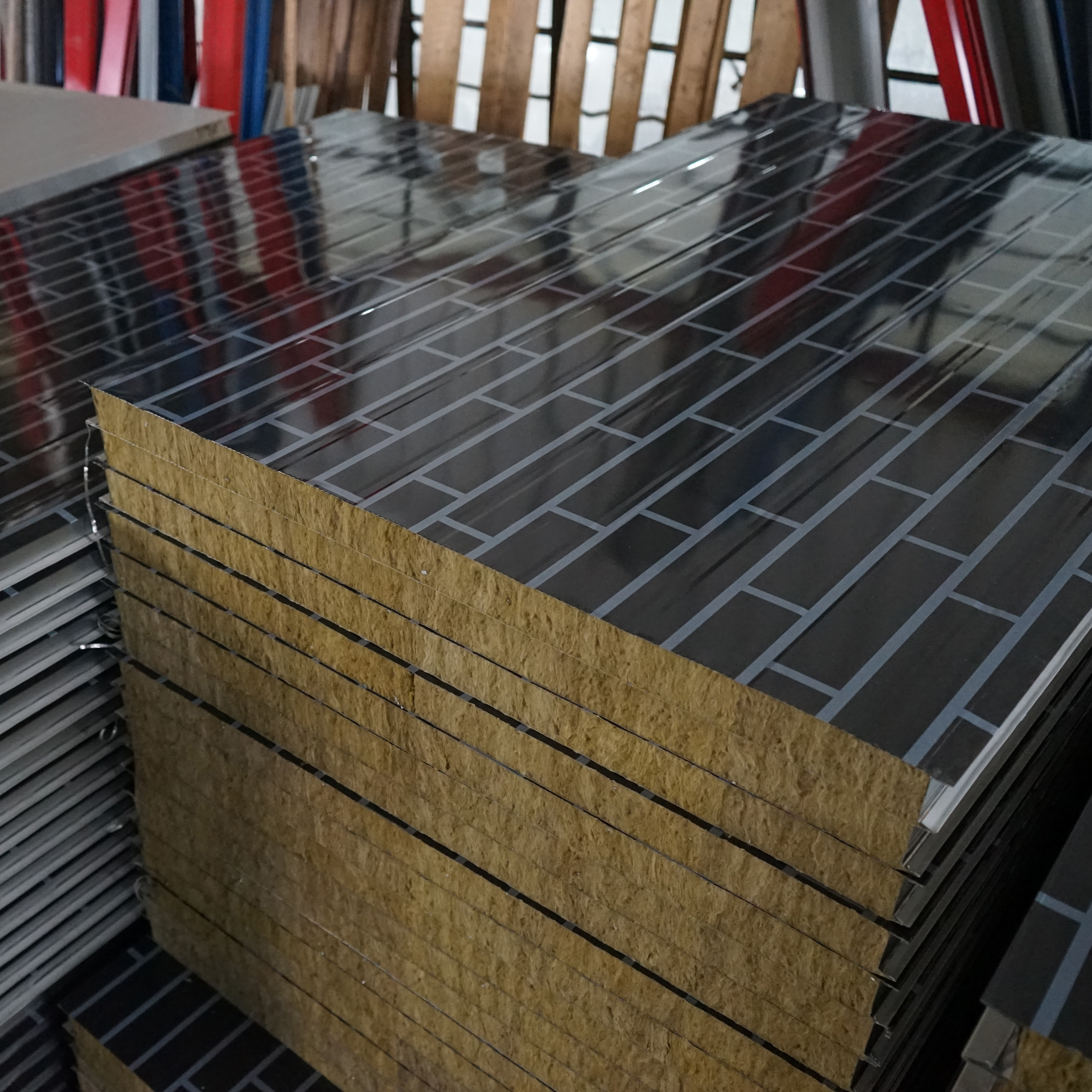 仁聚益活动板房材料彩钢板岩棉板50mma级防火夹心板保温板隔墙定制 深