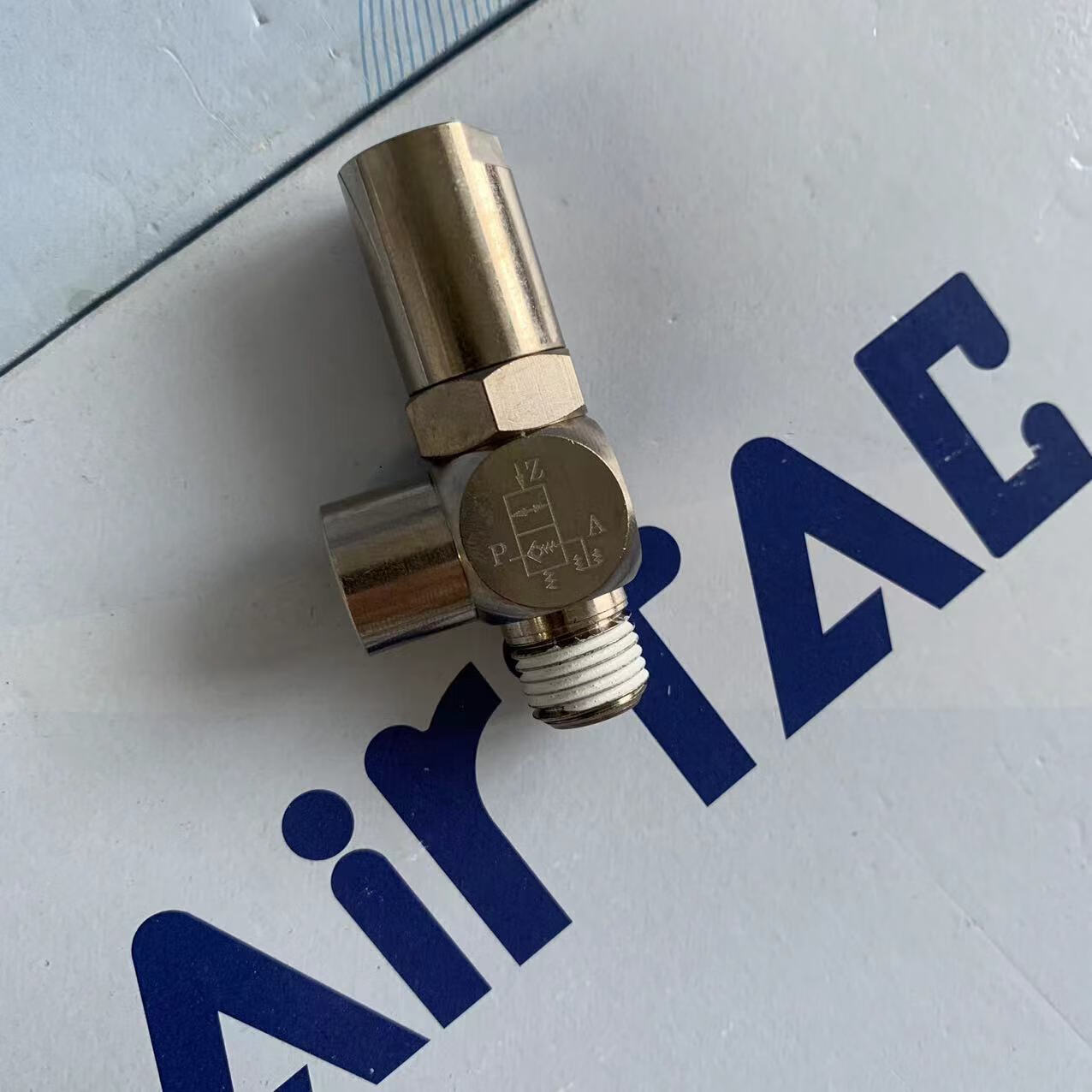 亚德客气动空气诱导止回阀气控单向阀pcv08替代pc