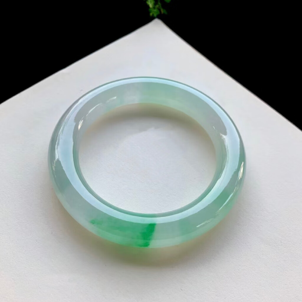 尊首高冰种飘花翡翠手镯圆条玉镯缅甸玉石a货翡翠玉手镯女款 请咨询