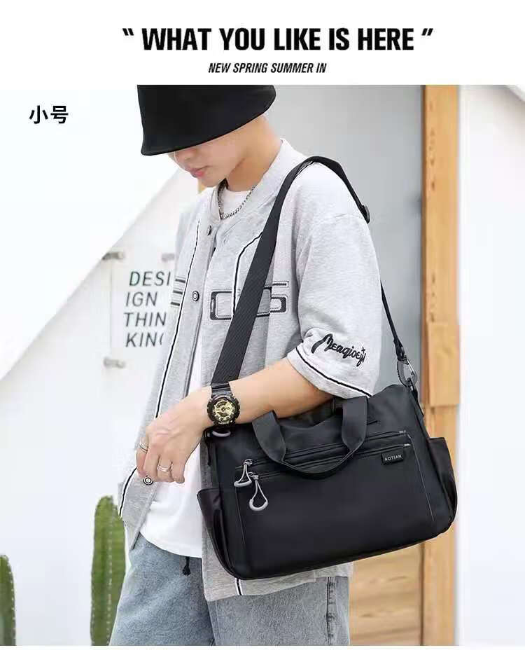 沐小白简约时尚男士单肩斜挎包多种背法大容量休闲旅行包耐磨面料防