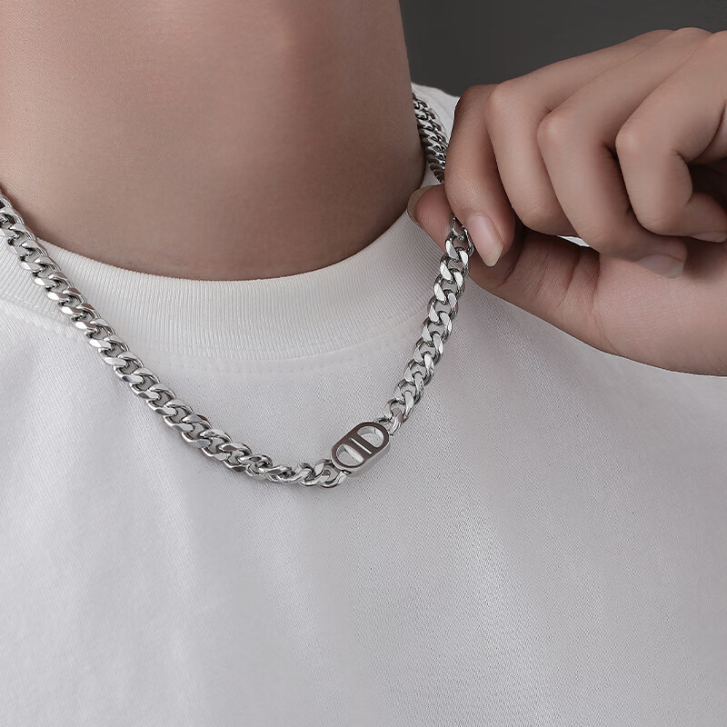 懿选潮男项链小众项链男潮牌高感男款链子百搭男士嘻哈锁骨链钛钢男生