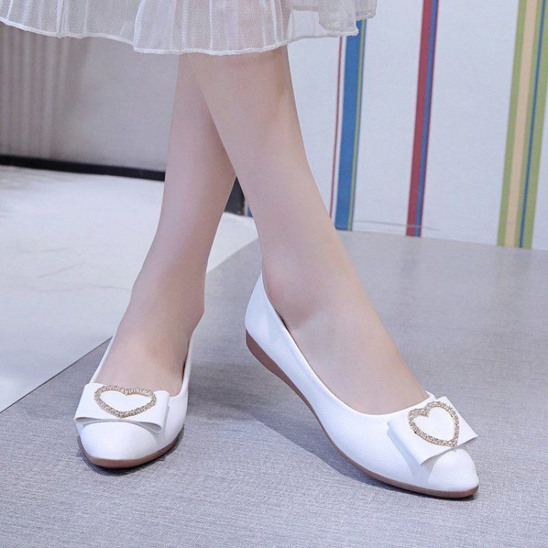 平底单鞋女春秋新款浅口软底尖头防滑豆豆瓢鞋休闲时尚妈妈鞋 爱心扣白色 38