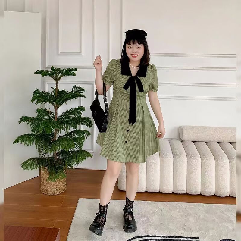 有恪230斤微胖女人时尚显瘦的有领子的连衣裙大码辣妹撞色格子连衣裙