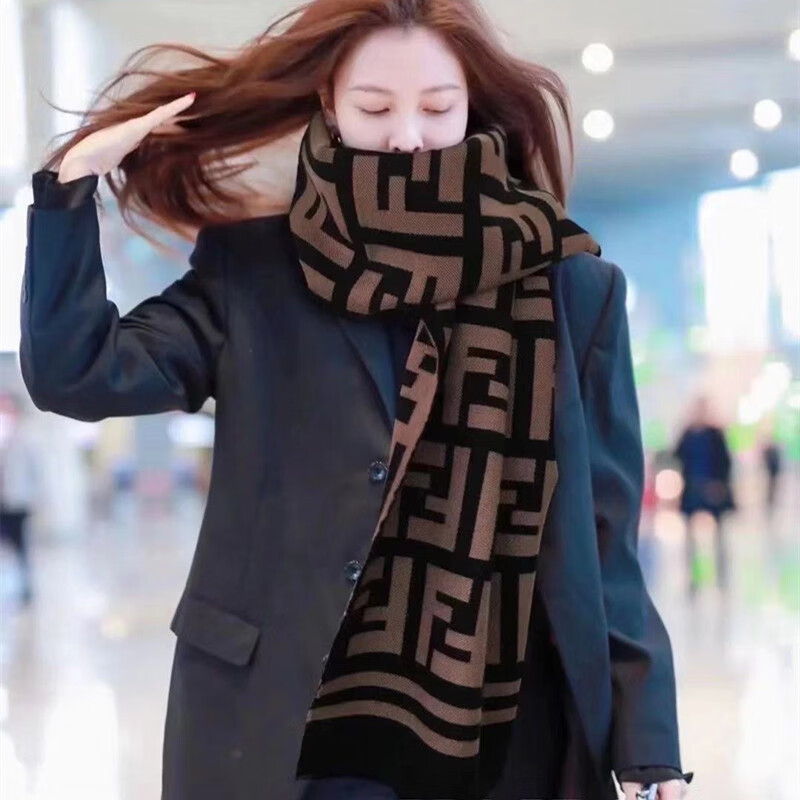 王熙麦秋冬新款围巾ins韩版f字母仿羊绒双面保暖披肩时尚百搭加厚情侣