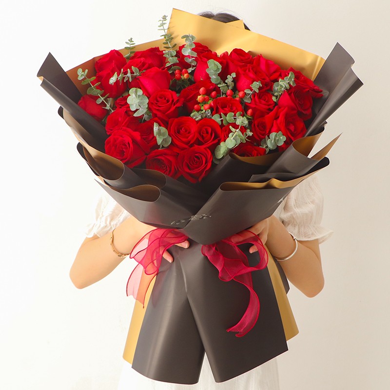 艾斯维娜鲜花速递玫瑰花束礼盒送女友生日礼物同城花店配送 33朵红玫瑰花束-韩式