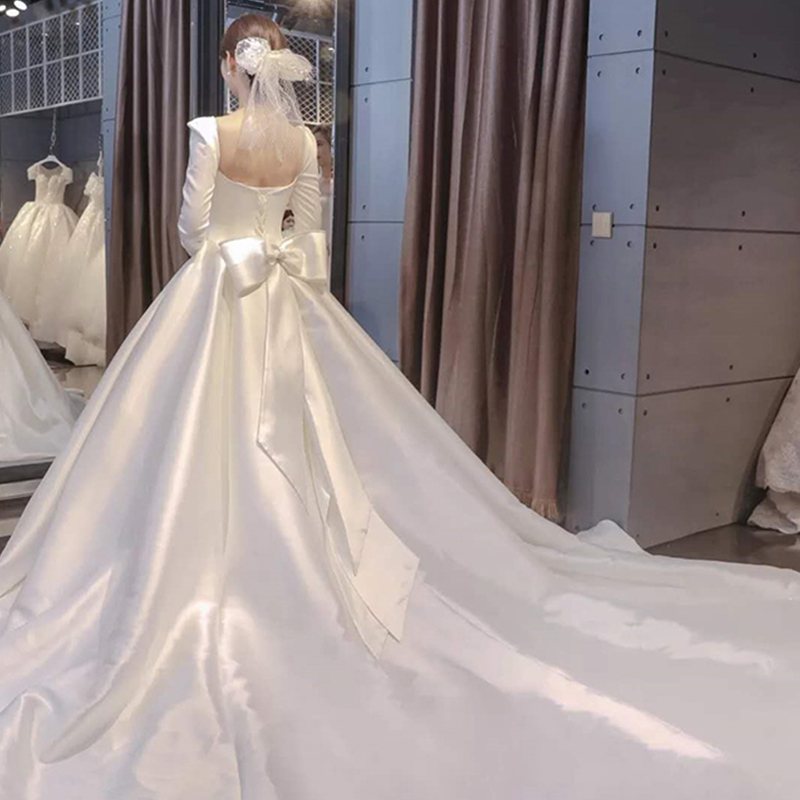 婚纱复古2021新款新娘气质简约法式赫本大气拖尾长袖超仙梦幻 白色