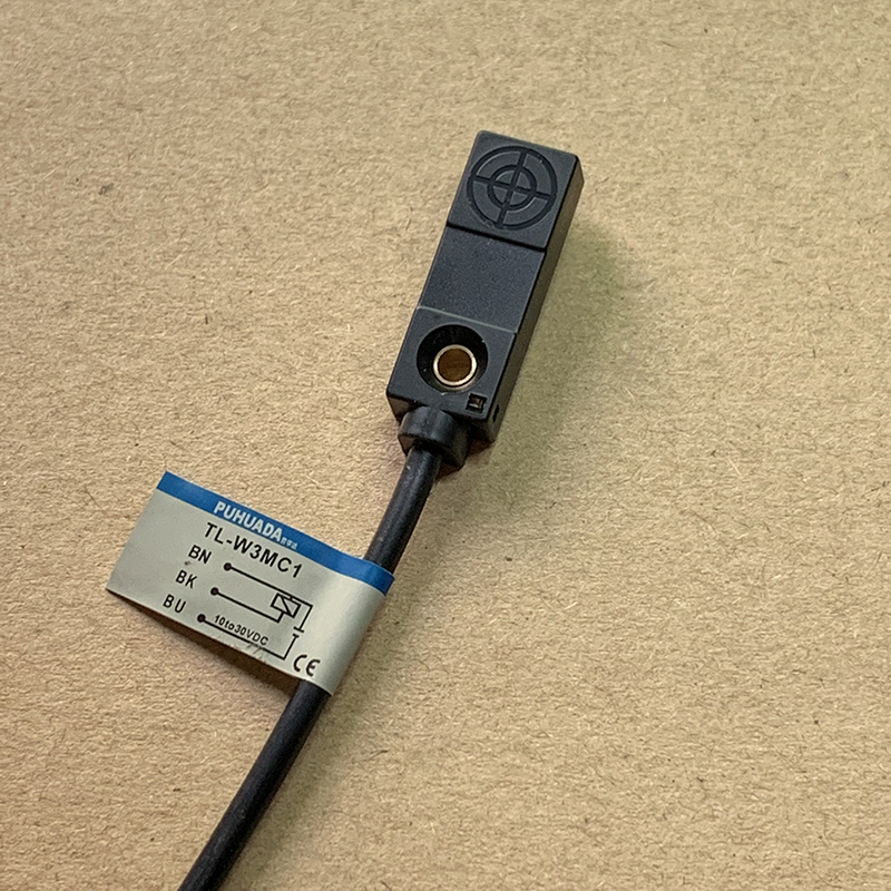 方形电感式金属感应器tl-w3mc1/w3mb1/c2/b2 npn/pnp 12-24v三线 tl-w