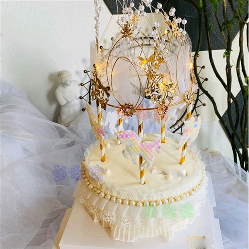 抖音网红新款皇冠旋转木马生日蛋糕同城儿童卡通珍珠发光女孩闺蜜全国