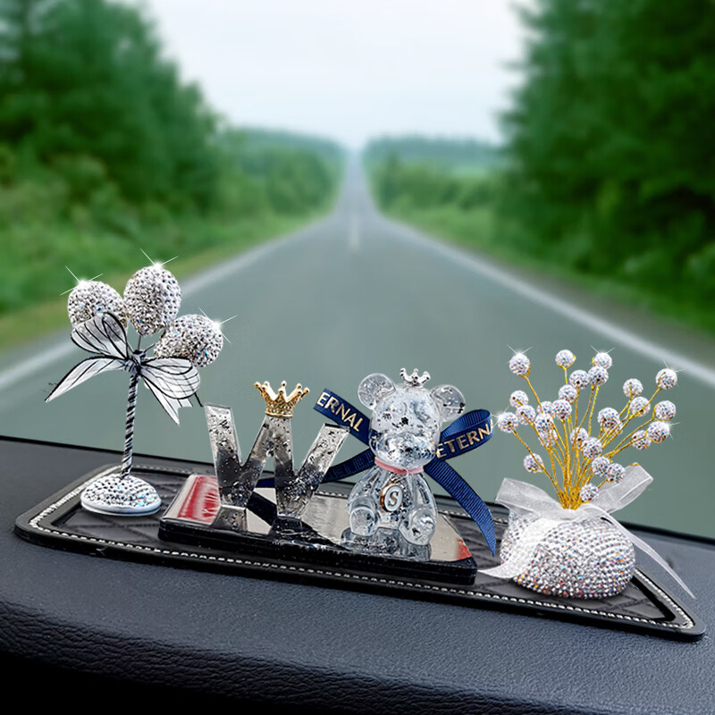 香薰装饰品字母创意男女车上内摆台 字母w白色熊 白钻满天星 白钻气