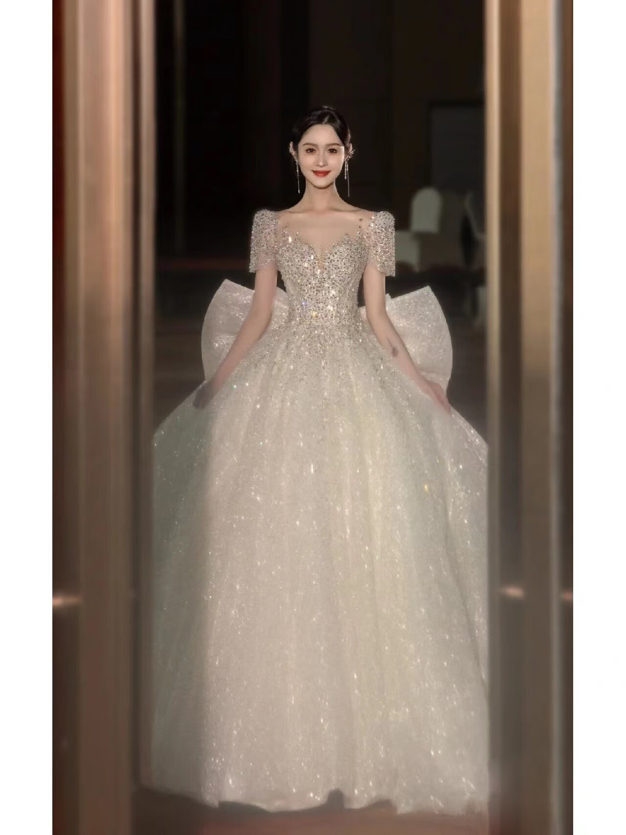 乔僖枫高档轻奢 韩国婚纱2023新款新娘气质超仙仪式主纱重工大拖尾星