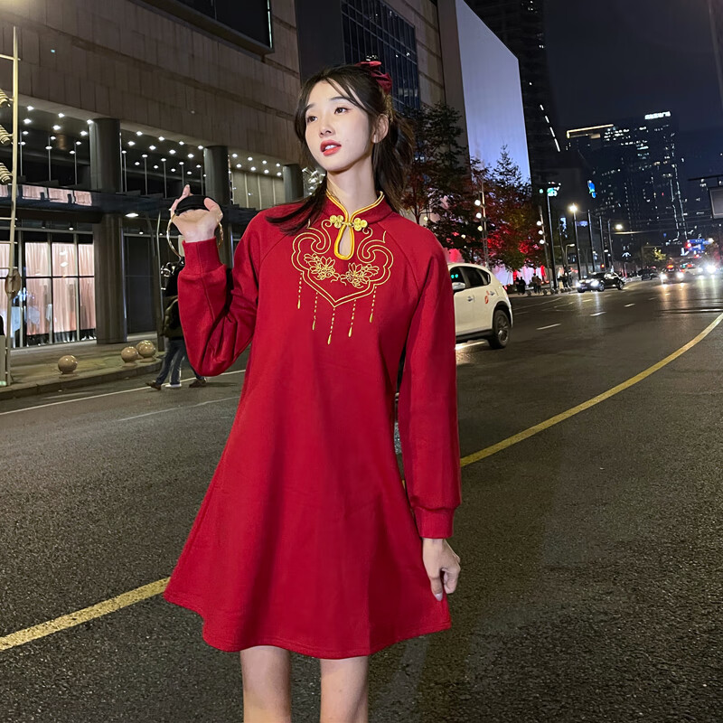 情侣卫衣红色过年衣服中国风红色订婚宴卫衣情侣装新年连衣裙冬季一裙
